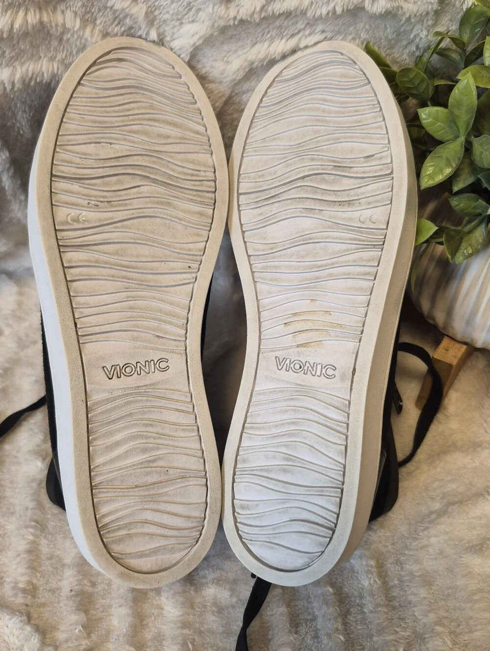 Vionic Splendid Torri Black Leather High Top Sneaker Shoes Women's Size 9.5